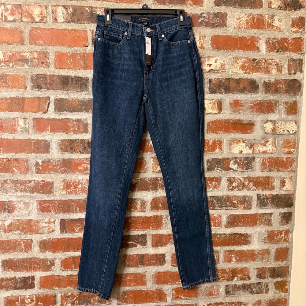 P65 - Banana Republic Dark Blue Straight Leg Jeans